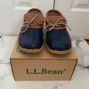 L.L. Bean Bean Boots Women’s Waterproof Duck Boots Brown Navy Lace Up Ankle US 9